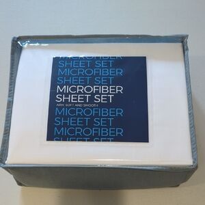 NWT Helix Microfiber Sheet Set in White, King Size